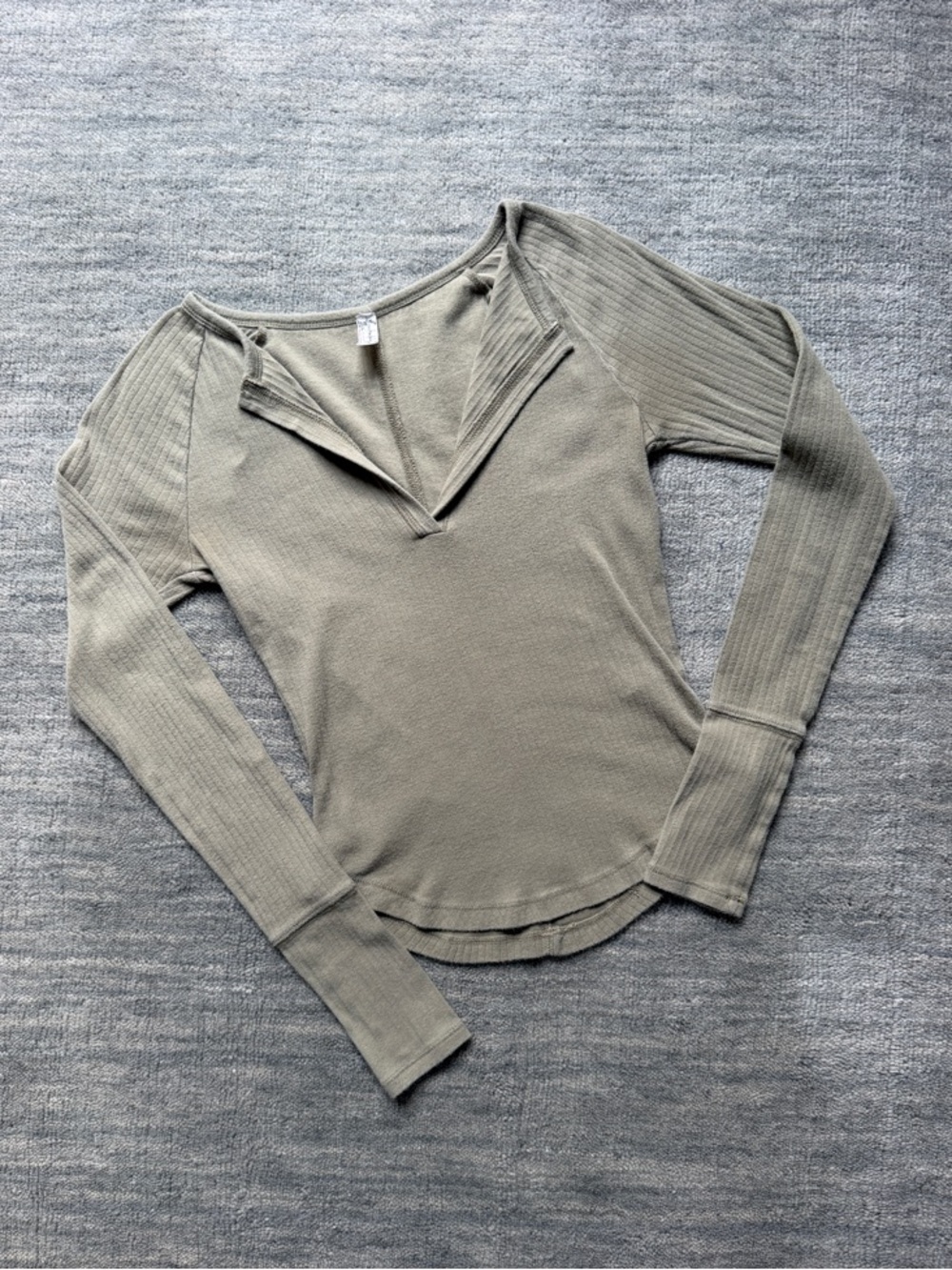 Free People Long-Sleeve Ribbed V-Neck Top in Olive Green Size XS